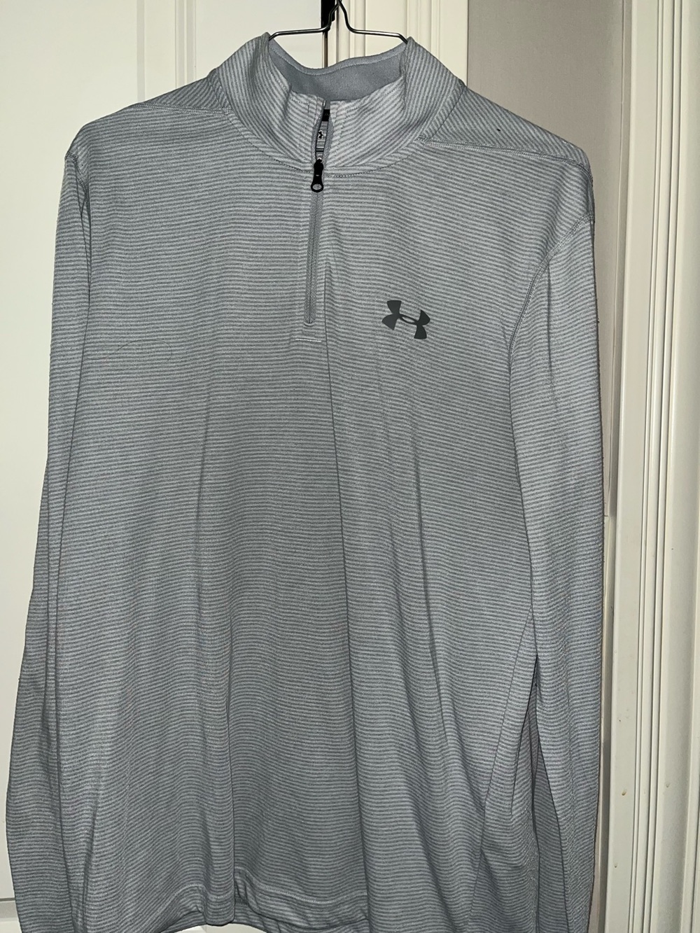 Under Armour 1/4 Zip Men's Gray  heat gear Loose Long Sleeve Pullover Shirt M